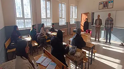 Alhan, DYK kurslarını yerinde inceledi