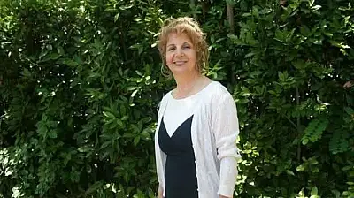 Antalya Van Vakfı Kadın Kolları Başkanı Dede'den yeni yıl mesajı