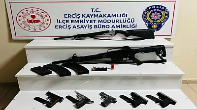 Erciş'te 5 adet ruhsatsız tabanca ve 2 adet yivsiz av tüfeği ele geçirildi