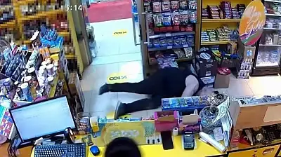 Gülerken bir anda yere yığıldı, hayatını kaybetti