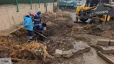 Gürpınar'da içme suyu ve kanalizasyon arızalarına müdahale edildi