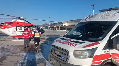 Şemdinli'de sıcak su yanığı olan bebek helikopter ambulansla Van'a sevk edildi