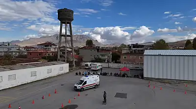 Van'da ambulans sürüş güvenliği eğitimi verildi