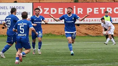 Vanlı Golcü Ahmet Taşdemir, Pazarspor'u sırtlıyor