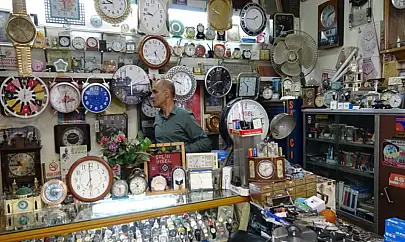 Asırlık saatler Vanlı ustanın elinde yeniden hayat buluyor