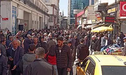 Caddelerde bayram yoğunluğu artıyor