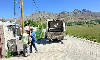 İpekyolu Belediyesi'nden mahallelere yeni çöp konteynerleri