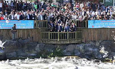 Milli Eğitim Bakanı Tekin, inci kefali göçünü izledi