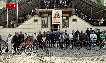 Özalp'ta ödül töreni düzenlendi