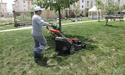 Tuşba'da parklarda bakım onarım çalışması