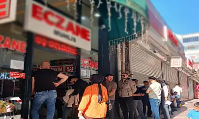 Van'da nöbetçi eczanelerde uzun kuyruklar