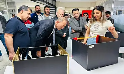 Van'da 'Tiyatro Dekorları Maket Sergisi' açıldı