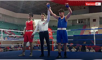 Vanlı sekiz sporcu boks şampiyonası'nda çeyrek finale yükseldi