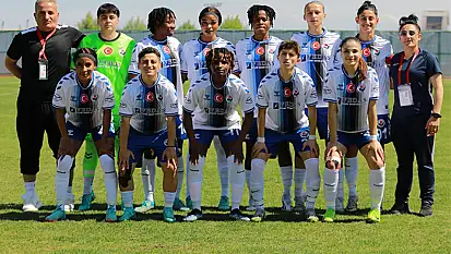 Hakkari Gücü Kadın Futbol Takımı'na Türkerler Holding'ten destek…