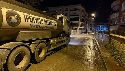 İpekyolu Belediyesi'nden yol yıkama seferberliği