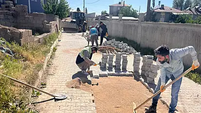 İpekyolu'nda ulaşımı rahatlatan yol çalışmaları sürüyor