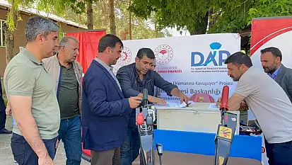 Muradiye'de DAP destekli tarım aletleri çiftçilere dağıtıldı