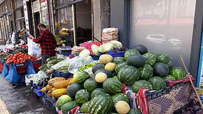 Van'da Adana karpuzu tezgâhlarda