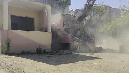 Van'da metruk binalar tek tek yıkılıyor