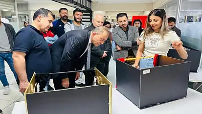 Van'da 'Tiyatro Dekorları Maket Sergisi' açıldı