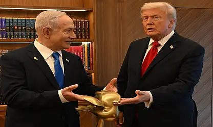 Netanyahu, Trump'a 'Altın Güvercin' hediye etti