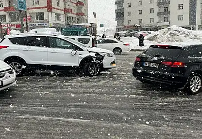 Bitlis'te zincirleme trafik kazası