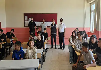 Erciş'te öğrencilere inci kefali eğitimi