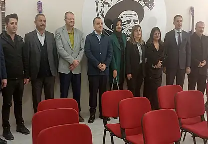 Gürpınar'daki okulda Âşık Veysel Müzik Sınıfı hizmete açıldı