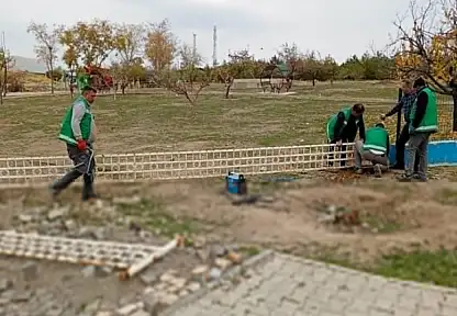 İpekyolu'ndaki parklarda bakım onarım çalışması