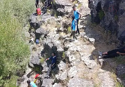 Van'da düşmeye bağlı yaralanan vatandaşları kurtarma tatbikatı