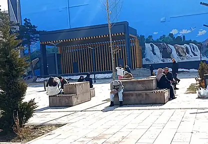 Van'da güneşli hava yüzleri güldürdü