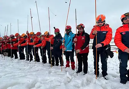 Van'da nefes kesen çığ tatbikatı gerçeği aratmadı