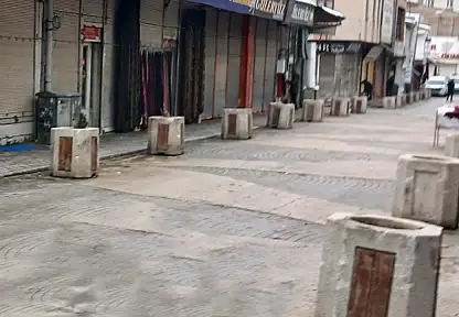 Yağmur yağdı, cadde ve sokaklar temizlendi