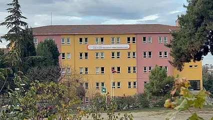 15 öğrenci zehirlenme şüphesiyle hastaneye kaldırıldı