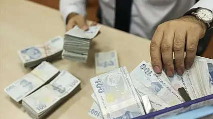 Aylık en yüksek reel getiri mevduat faizinde oldu