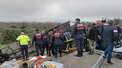 Katliam gibi kaza! 8 kişi hayatını kaybetti