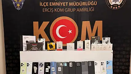 Van'da kaçak telefon ve ruhsatsız silah operasyonu