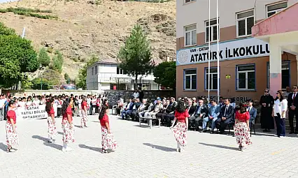 Çatak'ta İlköğretim Haftası coşkuyla kutlandı
