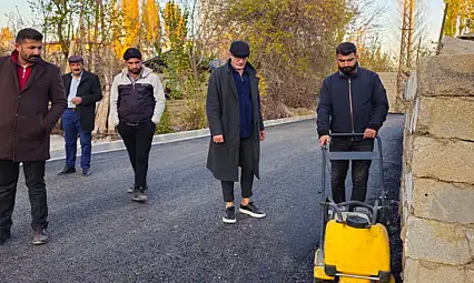 İpekyolu'nda asfalt çalışmaları sürüyor