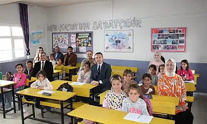 Kaymakam Bakan'dan okul ziyareti
