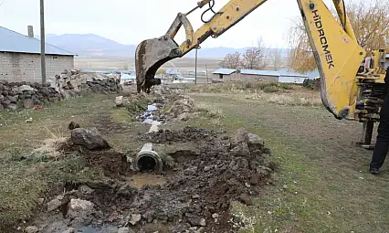 Oyalı Mahallesi'nde büz boru çalışması yaptı