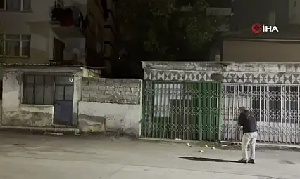 Pompalı tüfekle evi kurşunladılar