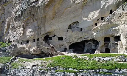 Urartu mağaraları turizme açılıyor