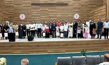 Van'da güzel ilahi okuma yarışması düzenlendi
