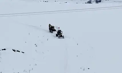 Van'da kardan kapanan 363 yoldan 230'u açıldı