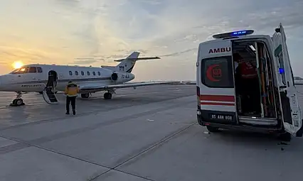 Van'da uçak ambulans bebek hastalar için havalandı