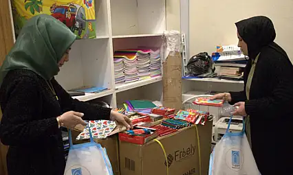 Vanlı öğrencilere kırtasiye malzemesi desteği