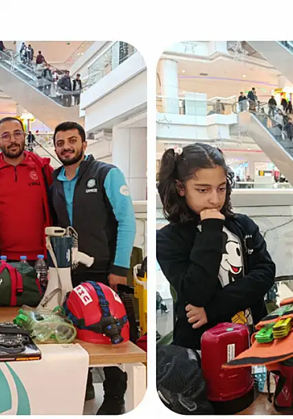 Acil Sağlık Haftası standında minik misafir ilgi odağı oldu