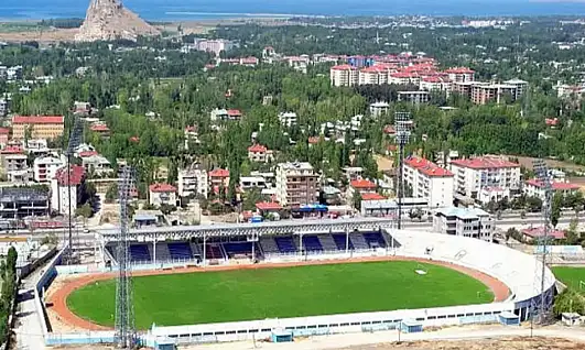 Van Atatürk Şehir Stadyumu reklam panoları kiraya veriliyor