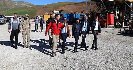 Kaymakam Aydoğan, petrol arama çalışmalarını inceledi